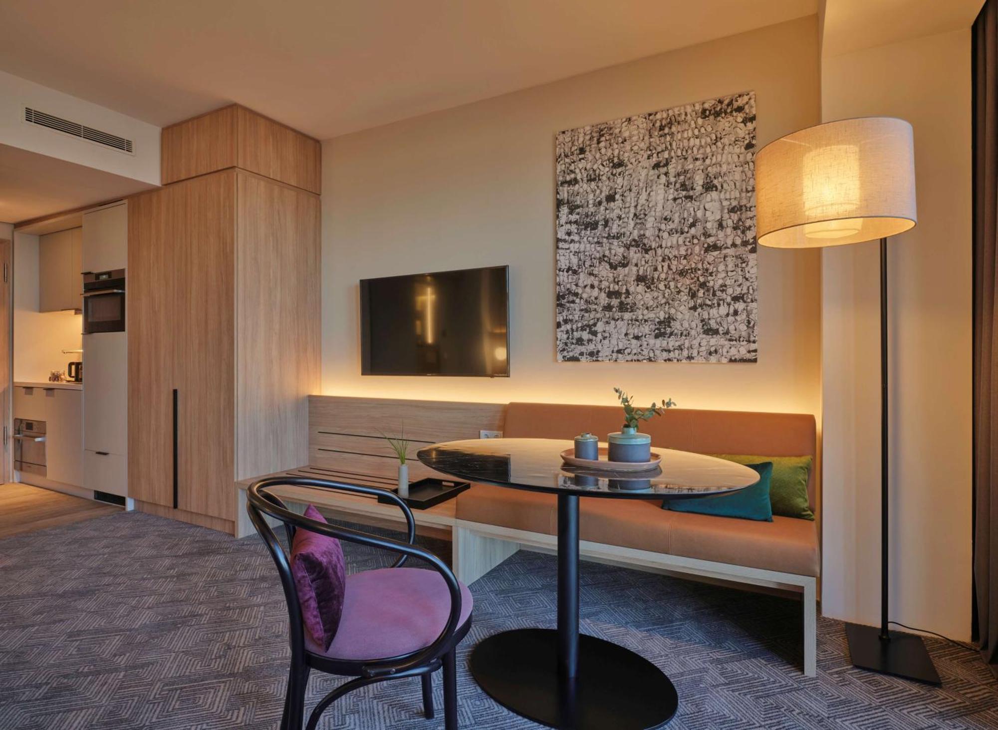 Adina Apartment Hotel ミュンヘン エクステリア 写真