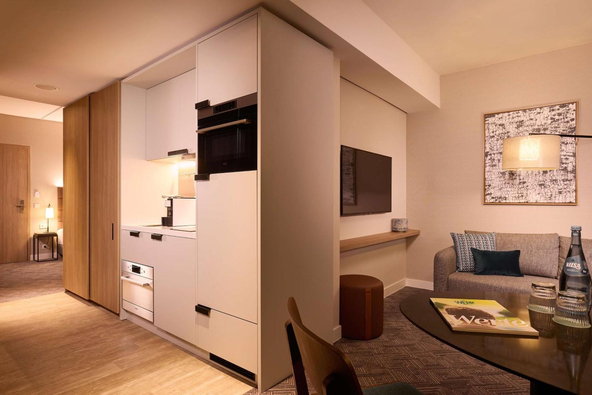 Adina Apartment Hotel ミュンヘン エクステリア 写真