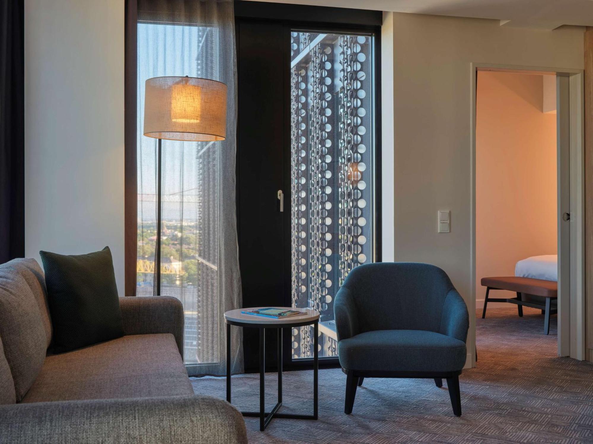 Adina Apartment Hotel ミュンヘン エクステリア 写真